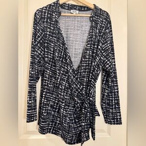 Leota Monochrome Geometric wrap Top